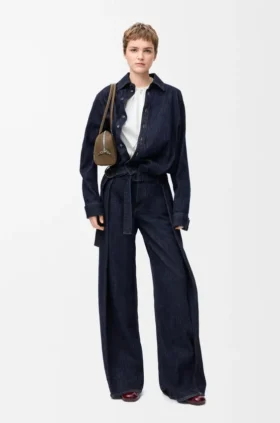 Jeans mit Gürtel aus Denim