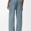 Jeans mit Gürtel aus Denim Jeans mit Gürtel aus Denim