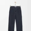 Jeans mit umgeschlagenen Säumen aus Denim Jeans mit umgeschlagenen Säumen aus Denim