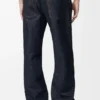 Jeans mit umgeschlagenen Säumen aus Denim Jeans mit umgeschlagenen Säumen aus Denim