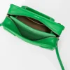 Kleine Amazona 180-Tasche aus weichem Kalbsleder Kleine Amazona 180-Tasche aus weichem Kalbsleder
