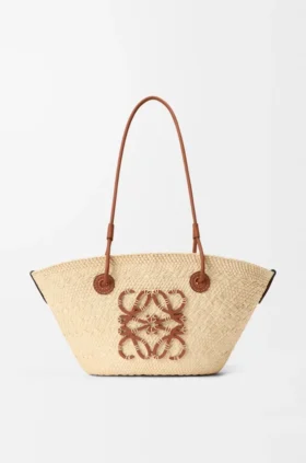 Kleine Anagram-Korb-Tasche aus Iraca-Palme und Kalbsleder
