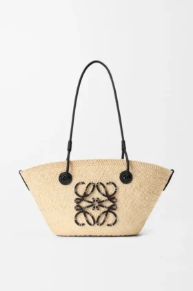Kleine Anagram-Korb-Tasche aus Iraca-Palme und Kalbsleder