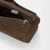 Kleine «Featherlight Puzzle»-Tasche aus genarbtem Nubukleder Kleine «Featherlight Puzzle»-Tasche aus genarbtem Nubukleder
