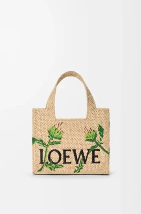 Kleine Font Tote im Loewe-Schriftzug aus Raffia