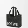 Kleine Font Tote im Loewe-Schriftzug aus Raffia Kleine Font Tote im Loewe-Schriftzug aus Raffia