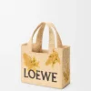 Kleine Font Tote im Loewe-Schriftzug aus Raffia Kleine Font Tote im Loewe-Schriftzug aus Raffia