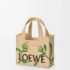 Kleine Font Tote im Loewe-Schriftzug aus Raffia Kleine Font Tote im Loewe-Schriftzug aus Raffia