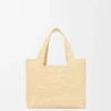 Kleine Font Tote im Loewe-Schriftzug aus Raffia Kleine Font Tote im Loewe-Schriftzug aus Raffia