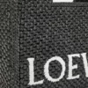 Kleine Font Tote im Loewe-Schriftzug aus Raffia Kleine Font Tote im Loewe-Schriftzug aus Raffia