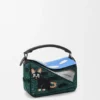 Kleine «Futurist Cat»-Puzzle-Tasche aus besticktem Strick und klassischem Kalbsleder Kleine «Futurist Cat»-Puzzle-Tasche aus besticktem Strick und klassischem Kalbsleder