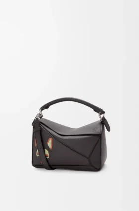 Kleine «Futurist Cat»-Puzzle-Tasche aus klassischem Kalbsleder