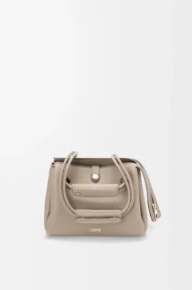 Kleine Madrid-Tasche aus geschmeidigem genarbtem Kalbsleder