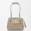 Kleine Madrid-Tasche aus geschmeidigem genarbtem Kalbsleder Kleine Madrid-Tasche aus geschmeidigem genarbtem Kalbsleder