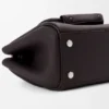 Kleine Madrid-Tasche aus geschmeidigem genarbtem Kalbsleder Kleine Madrid-Tasche aus geschmeidigem genarbtem Kalbsleder