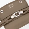 Kleine Madrid-Tasche aus geschmeidigem genarbtem Kalbsleder Kleine Madrid-Tasche aus geschmeidigem genarbtem Kalbsleder