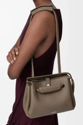 Kleine Madrid-Tasche aus geschmeidigem genarbtem Kalbsleder