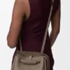 Kleine Madrid-Tasche aus geschmeidigem genarbtem Kalbsleder Kleine Madrid-Tasche aus geschmeidigem genarbtem Kalbsleder