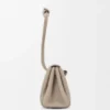 Kleine Madrid-Tasche aus geschmeidigem genarbtem Kalbsleder Kleine Madrid-Tasche aus geschmeidigem genarbtem Kalbsleder