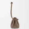 Kleine Madrid-Tasche aus geschmeidigem genarbtem Kalbsleder Kleine Madrid-Tasche aus geschmeidigem genarbtem Kalbsleder