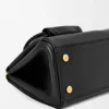 Kleine Madrid-Tasche aus geschmeidigem Kalbsleder Kleine Madrid-Tasche aus geschmeidigem Kalbsleder