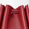 Kleine Madrid-Tasche aus geschmeidigem Kalbsleder Kleine Madrid-Tasche aus geschmeidigem Kalbsleder