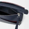 Kleine, mehrschichtige Puzzle-Tasche aus klassischem Kalbsleder Kleine, mehrschichtige Puzzle-Tasche aus klassischem Kalbsleder