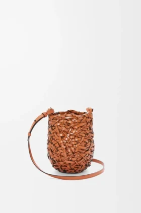 Kleine Nest Basket-Tasche aus Kalbsleder