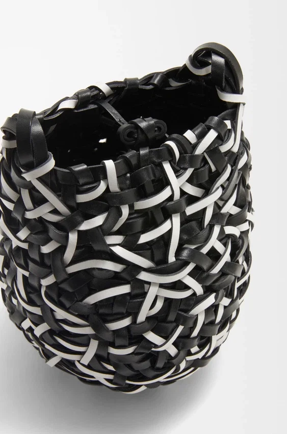 Kleine Nest Basket-Tasche aus Kalbsleder Kleine Nest Basket-Tasche aus Kalbsleder