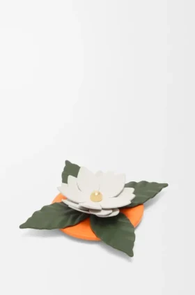 Kleine Orchideen-Kerze mit Deckel aus klassischem Kalbsleder und Messing