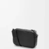 Kleine «Pebble»-Messenger-Tasche aus geschmeidigem, genarbtem Kalbsleder Kleine «Pebble»-Messenger-Tasche aus geschmeidigem, genarbtem Kalbsleder
