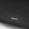 Kleine «Pebble»-Messenger-Tasche aus geschmeidigem, genarbtem Kalbsleder Kleine «Pebble»-Messenger-Tasche aus geschmeidigem, genarbtem Kalbsleder