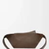 Kleine Puzzle Bumbag aus genarbtem Kalbsleder Kleine Puzzle Bumbag aus genarbtem Kalbsleder