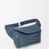 Kleine Puzzle Edge Gürteltasche aus klassischem Kalbsleder Kleine Puzzle Edge Gürteltasche aus klassischem Kalbsleder