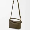 Kleine Puzzle Edge-Tasche aus klassischem Kalbsleder Kleine Puzzle Edge-Tasche aus klassischem Kalbsleder