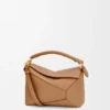 Kleine Puzzle Edge-Tasche aus weichem, genarbtem Kalbsleder Kleine Puzzle Edge-Tasche aus weichem, genarbtem Kalbsleder