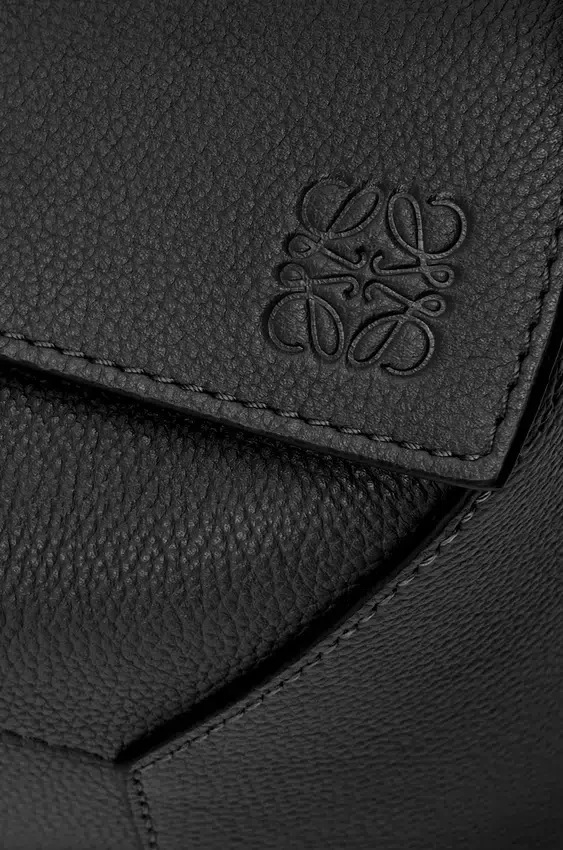 Kleine Puzzle Edge-Tasche aus weichem, genarbtem Kalbsleder Kleine Puzzle Edge-Tasche aus weichem, genarbtem Kalbsleder