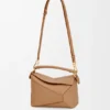 Kleine Puzzle Edge-Tasche aus weichem, genarbtem Kalbsleder Kleine Puzzle Edge-Tasche aus weichem, genarbtem Kalbsleder