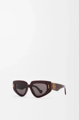 Kleine Sonnenbrille im Schmetterlings-Design