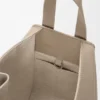 Kompakte Hammock-Tasche aus weichem, genarbtem Kalbsleder Kompakte Hammock-Tasche aus weichem, genarbtem Kalbsleder