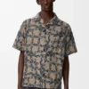 Kurzarmhemd aus Baumwoll-Frottee-Jacquard Kurzarmhemd aus Baumwoll-Frottee-Jacquard