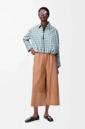 Kurze Hose aus Nappa-Lammleder und Ziegenveloursleder Kurze Hose aus Nappa-Lammleder und Ziegenveloursleder