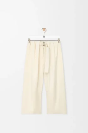 Kurze Hose mit Gürtel aus Baumwolle und Seide Kurze Hose mit Gürtel aus Baumwolle und Seide
