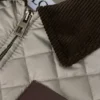 Kurze Jacke aus Funktionsstoff Kurze Jacke aus Funktionsstoff