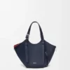 Layered Hammock Flip Bag aus klassischem Kalbsleder