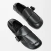 Loafer mit Toggle-Verschluss aus glänzendem, glattem Kalbsleder Loafer mit Toggle-Verschluss aus glänzendem, glattem Kalbsleder