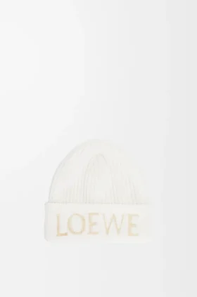 Loewe-Mütze aus Wolle
