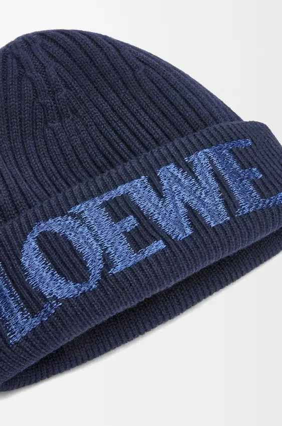 Loewe-Mütze aus Wolle Loewe-Mütze aus Wolle