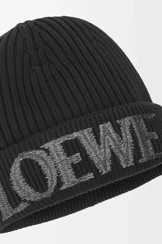 Loewe-Mütze aus Wolle Loewe-Mütze aus Wolle