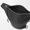 «Loop Bucket» aus geschmeidigem, genarbtem Kalbsleder «Loop Bucket» aus geschmeidigem, genarbtem Kalbsleder
